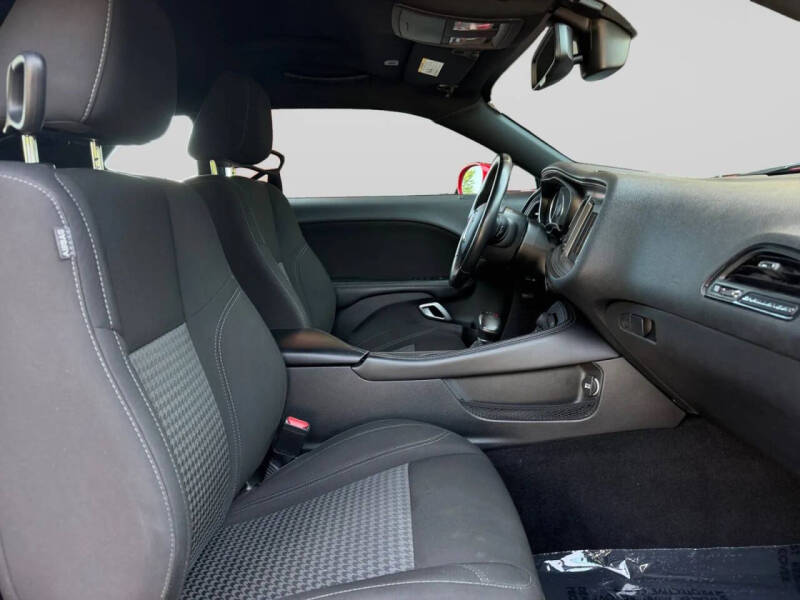 2023 Dodge Challenger SXT