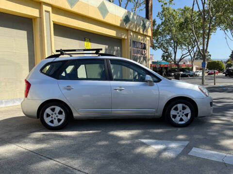 2009 Kia Rondo LX