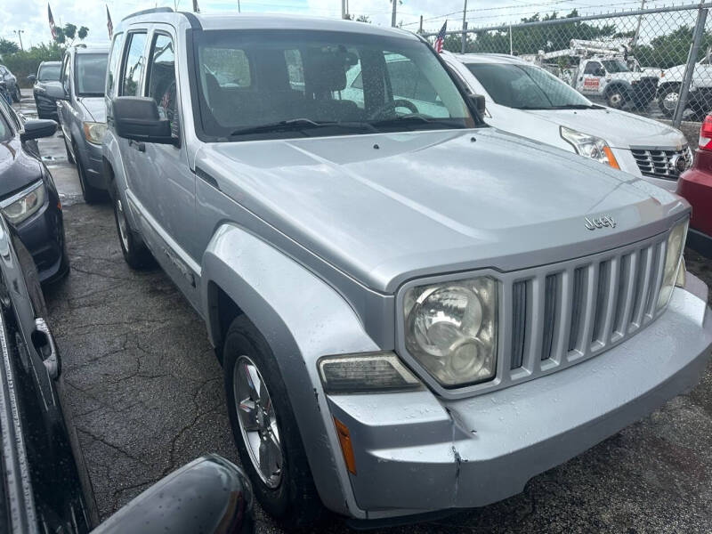 2011 Jeep Liberty Sport photo 8