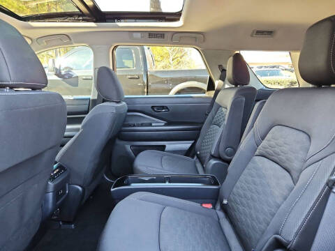 2024 Nissan Pathfinder SV