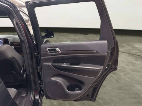 2018 Jeep Grand Cherokee Laredo E