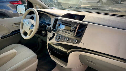 2011 Toyota Sienna Base 7-Passenger