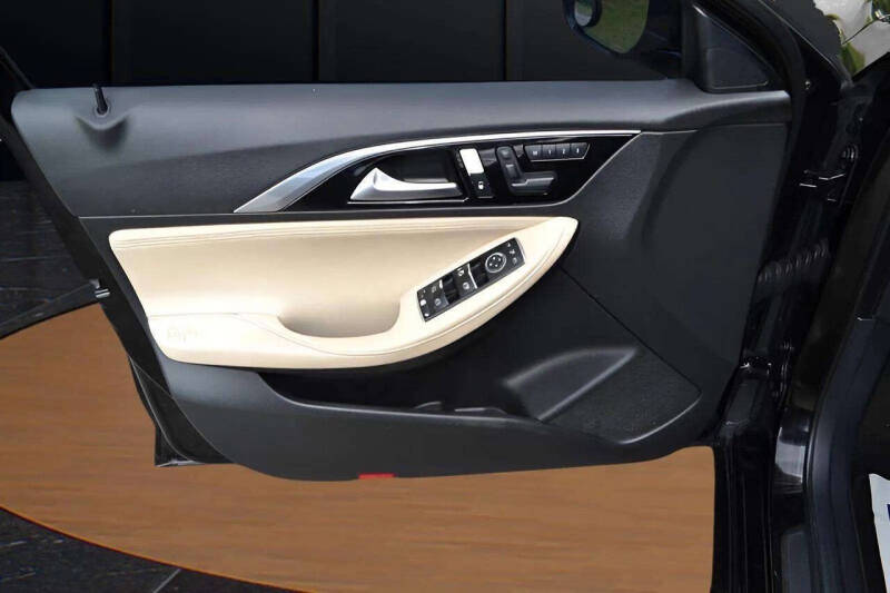 2017 Infiniti QX30 Luxury