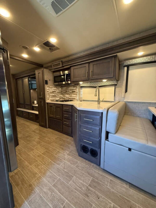 2021 Thor Motor Coach Omni