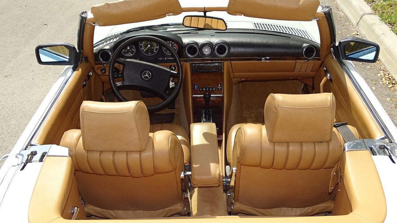 1984 Mercedes-Benz 380-Class 23