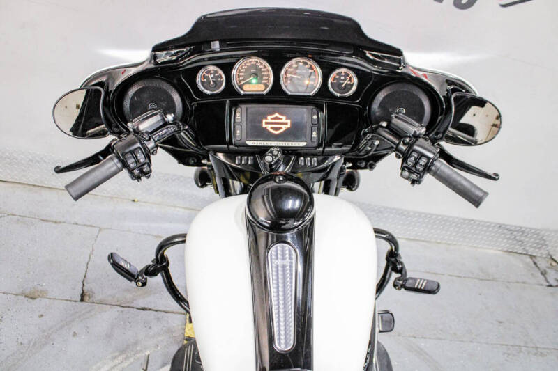 2018 Harley-Davidson Street Glide Special