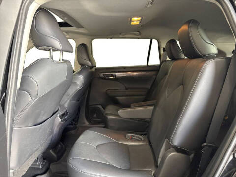 2022 Toyota Highlander Hybrid Limited