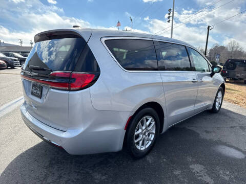 2024 Chrysler Pacifica Touring L