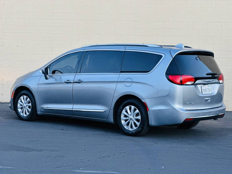 2020 Chrysler Pacifica Touring L