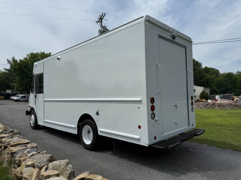 2020 Freightliner MT45 Chassis