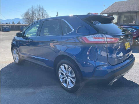 2022 Ford Edge Titanium