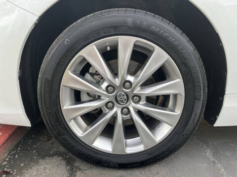 2017 Toyota Camry Hybrid XLE