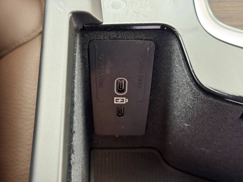 2022 Volvo XC60 Recharge T8 Inscription Expression