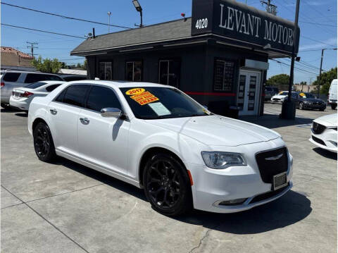 2017 Chrysler 300 C