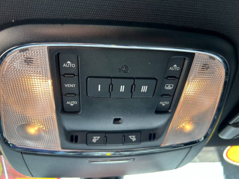 2023 Chrysler 300 S V6