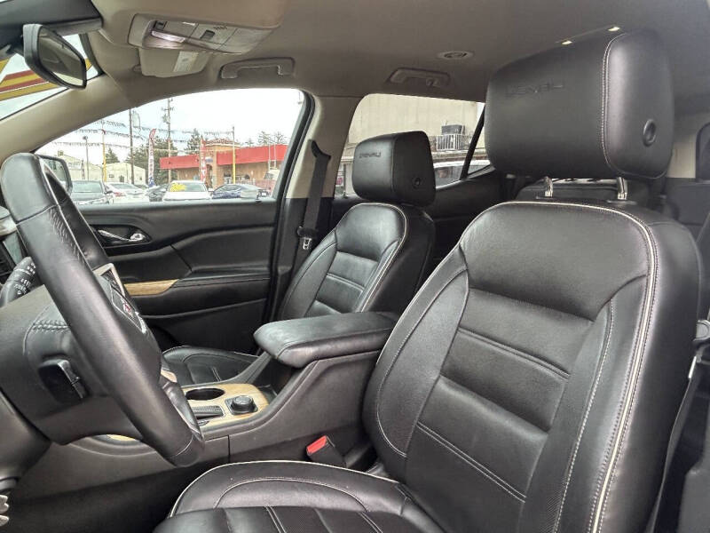 2017 GMC Acadia Denali