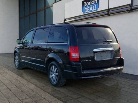 2009 Chrysler Town and Country Touring