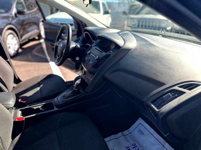 2017 Ford Focus SE