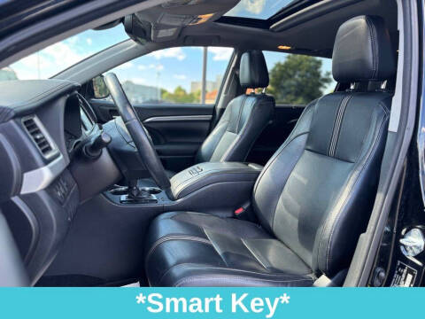 2017 Toyota Highlander SE