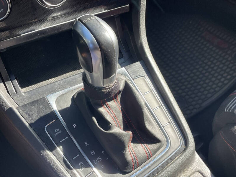 2017 Volkswagen Golf GTI S