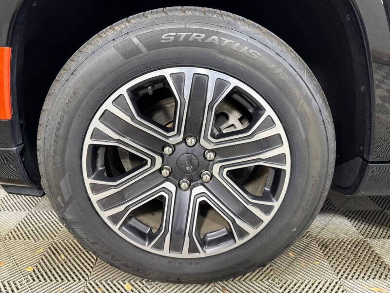 2023 Jeep Wagoneer L Series II