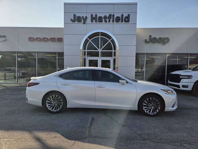 2024 Lexus ES 300h Luxury