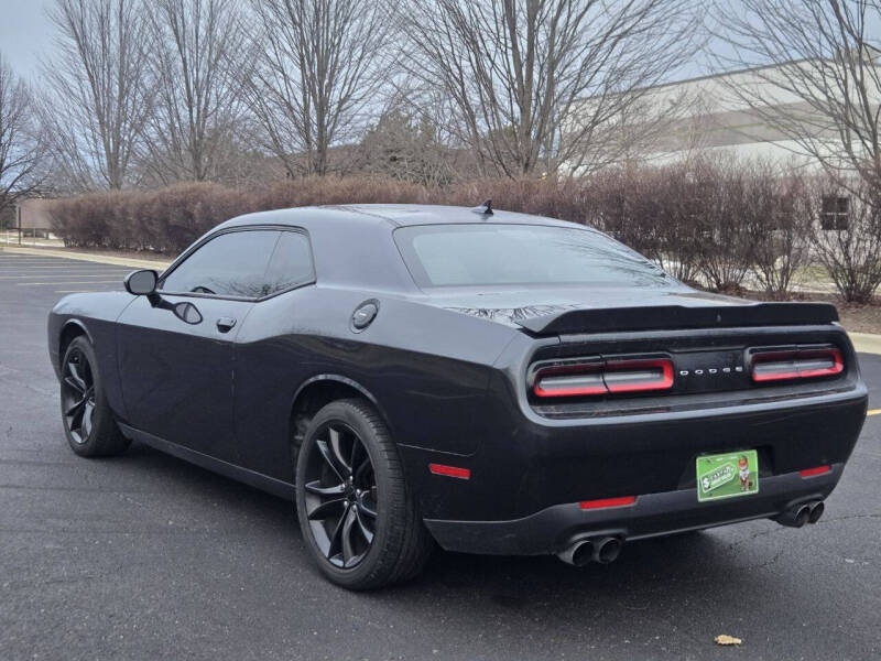 2016 Dodge Challenger SXT Plus
