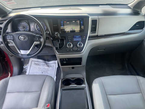 2015 Toyota Sienna