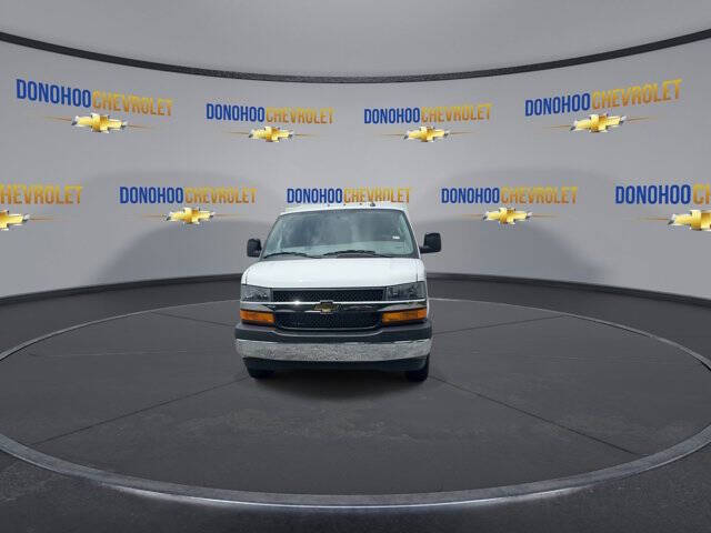 2025 Chevrolet Express 3500