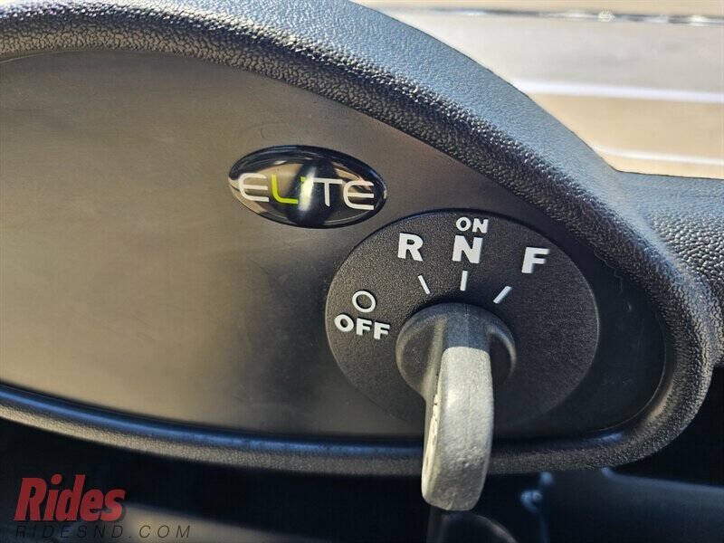 2020 E-Z-GO RXV ELiTE