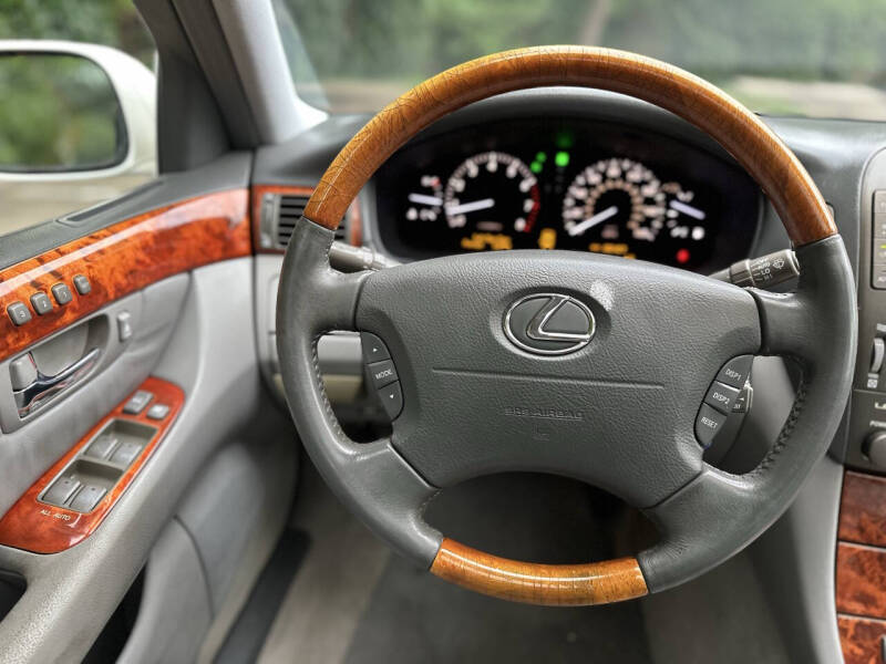 2004 Lexus LS 430