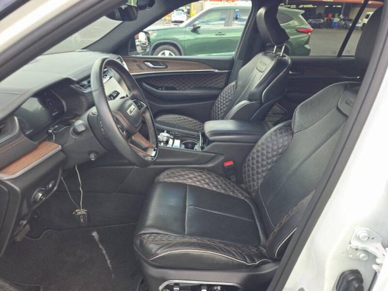 2022 Jeep Grand Cherokee Summit