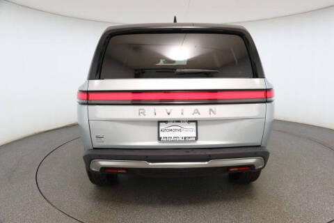 2023 Rivian R1S