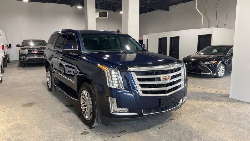 2018 Cadillac Escalade Base's photo