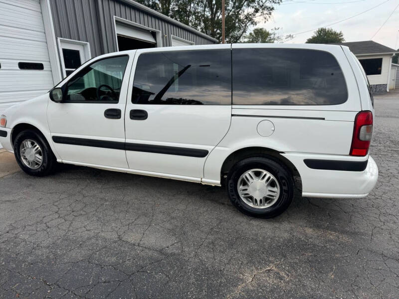 2005 Chevrolet Venture null photo 2