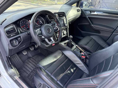 2017 Volkswagen Golf GTI S