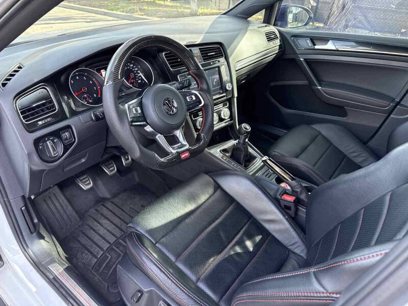 2017 Volkswagen Golf GTI S