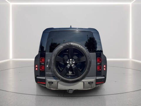 2025 Land Rover Defender 130 P400 X-Dynamic SE