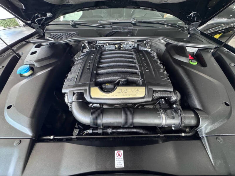 2018 Porsche Cayenne Platinum Edition