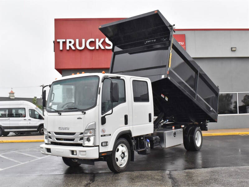 2023 Isuzu NRR