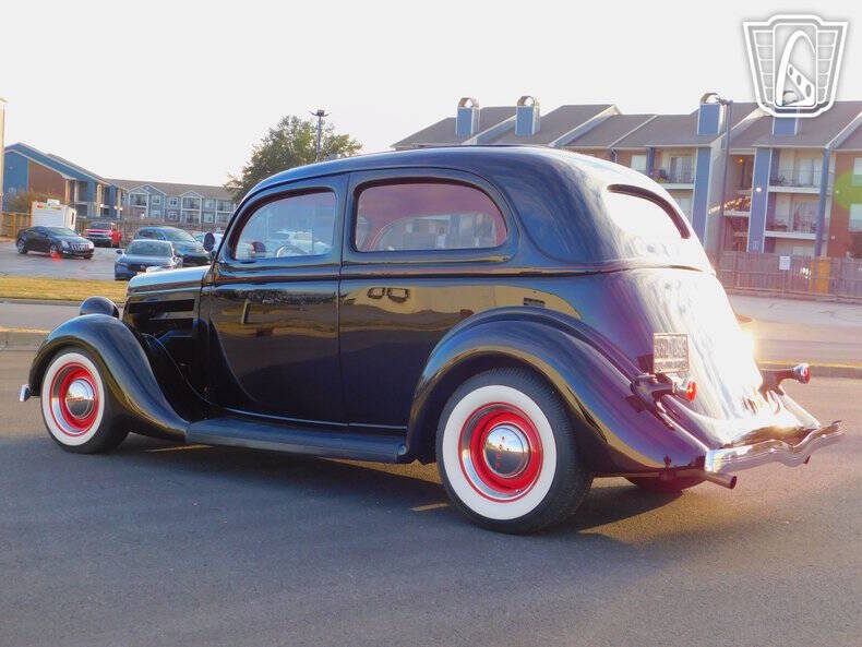 1935 Ford Tudor