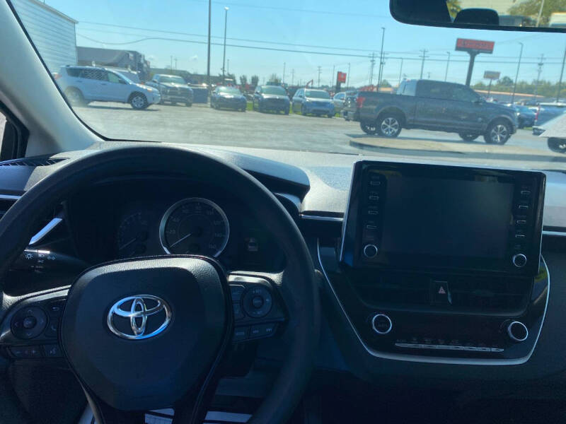 2020 Toyota Corolla LE photo 9