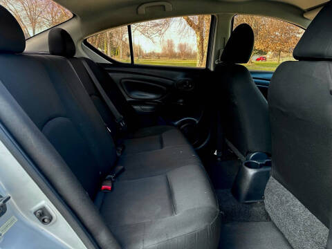 2019 Nissan Versa S Plus