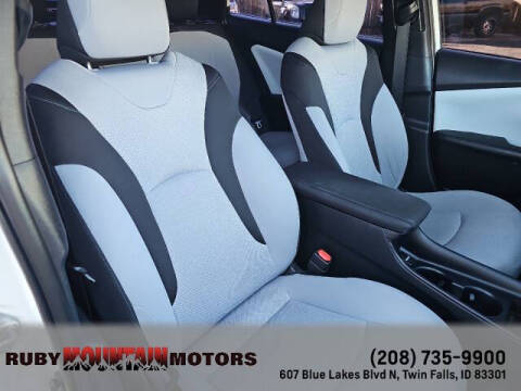 2019 Toyota Prius LE