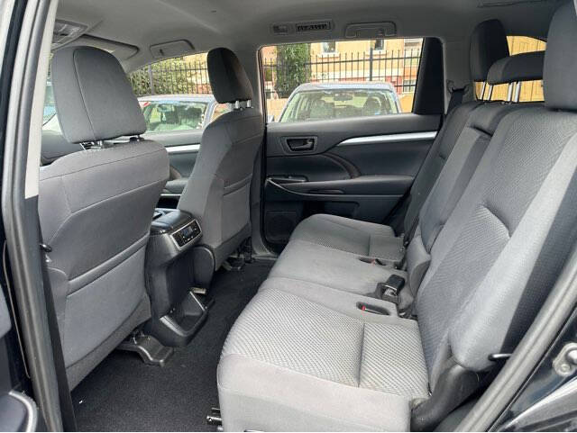 2019 Toyota Highlander for sale at Tracy Auto Depot in Tracy, CA