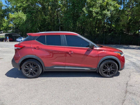 2020 Nissan Kicks SR