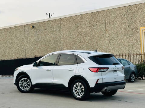 2020 Ford Escape SE