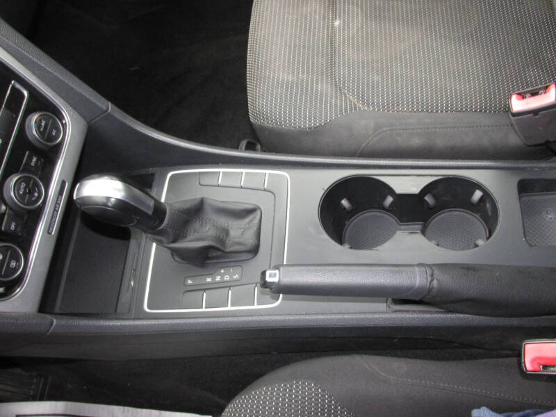 2016 Volkswagen Passat 1.8T S