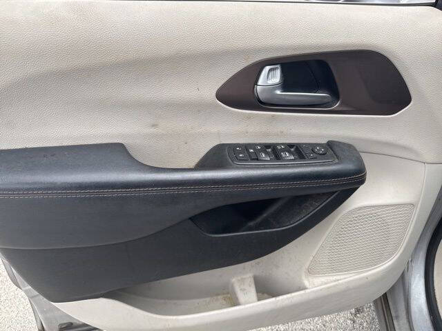 2017 Chrysler Pacifica Touring-L