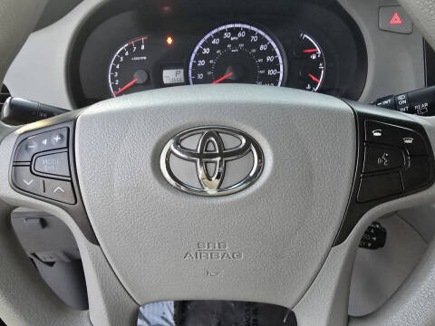 2012 Toyota Sienna LE 8-Passenger